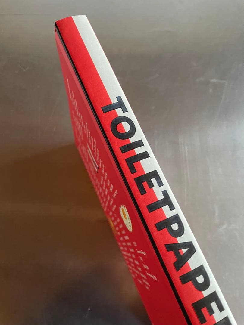写真集　トイレットペーパーマガジン TOILETPAPER MAGAZINE