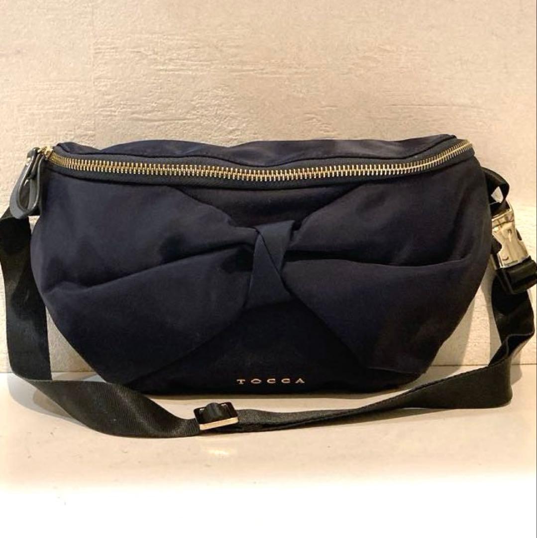 【美品】TOCCA 撥水　RIBBON KNOT BODY BAG ボディバッグ