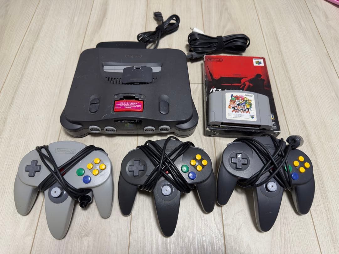 Nintendo64本体コントローラー3個　ソフト2本セット