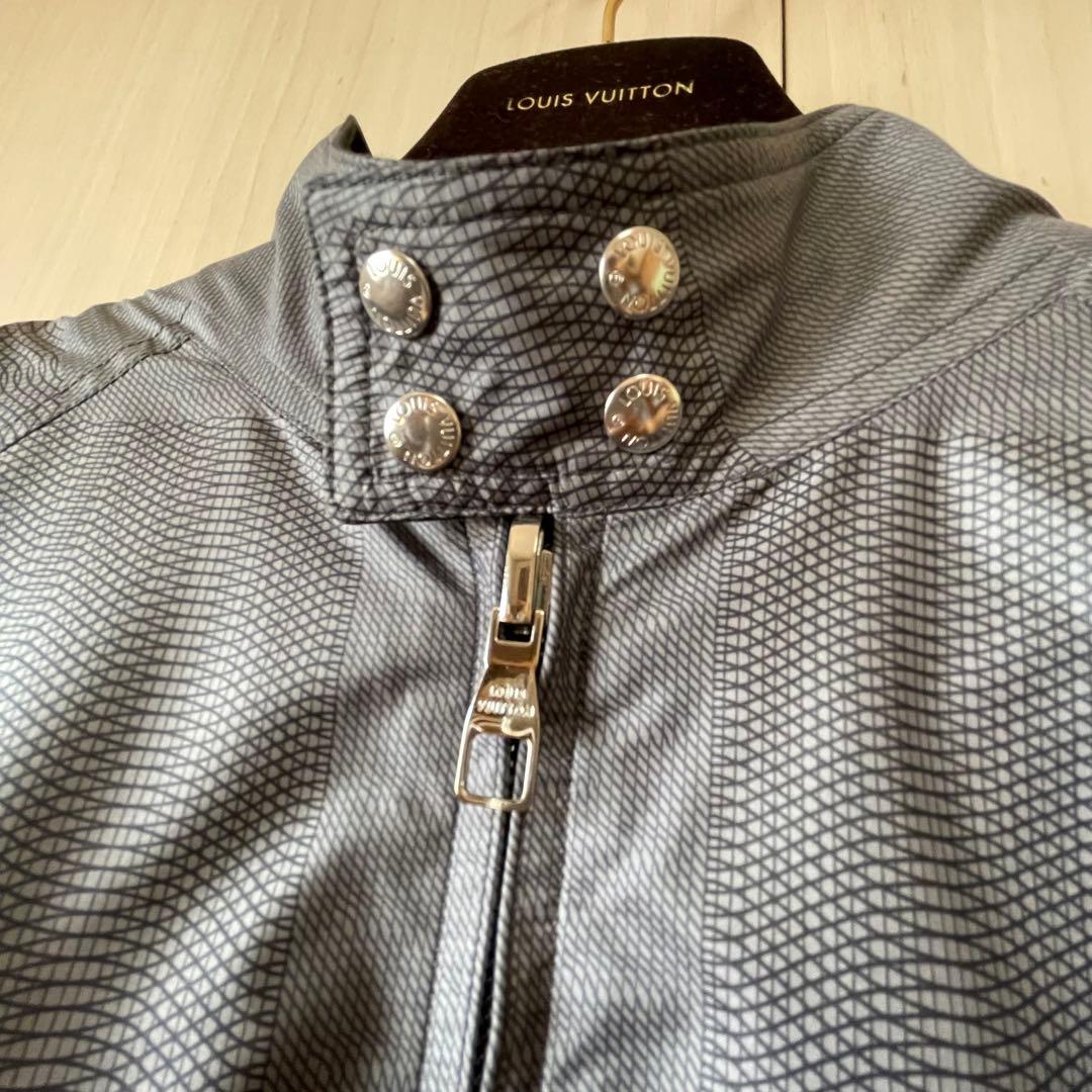 【ひぃ】LOUIS VUITTON リバーシブルブルゾン