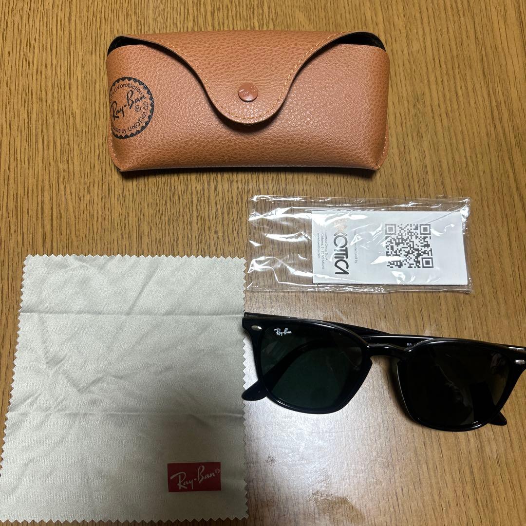 Ray-Ban ブラックサングラス ケース付き