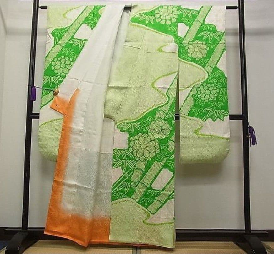 豪華振袖　駒刺繍　絞り　笹竹花文　三越扱い　逸品　成人式　パーティー お見合い
