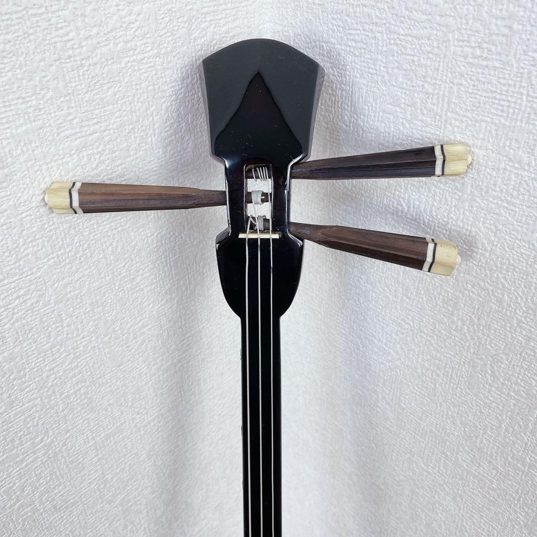 沖縄三線　和楽器　人口皮　ケース付き　付属品多数　三線
