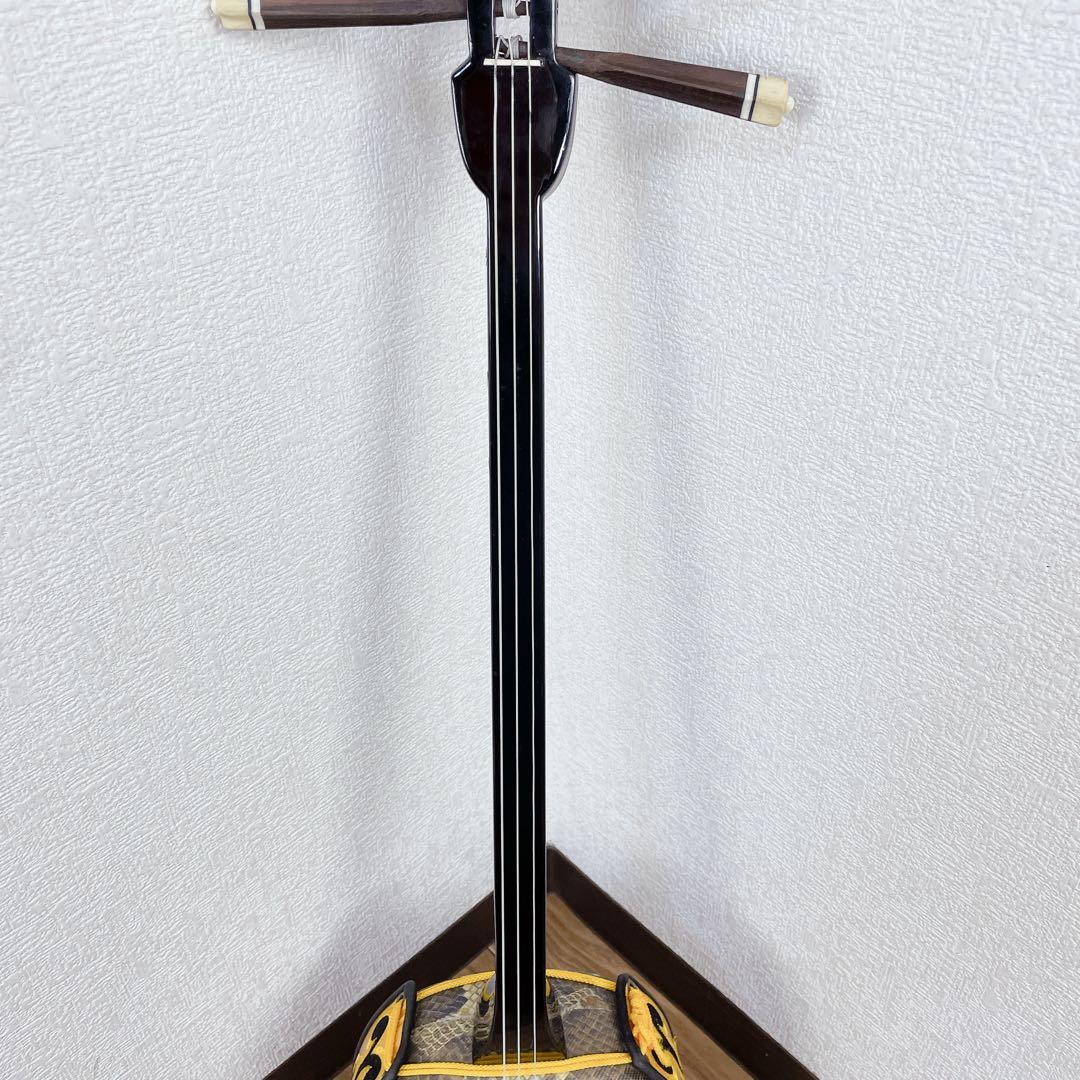 沖縄三線　和楽器　人口皮　ケース付き　付属品多数　三線