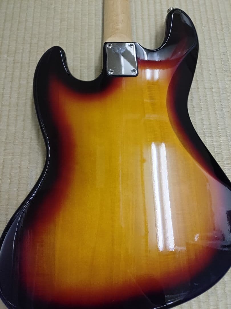 Legena エレキベース サンバースト