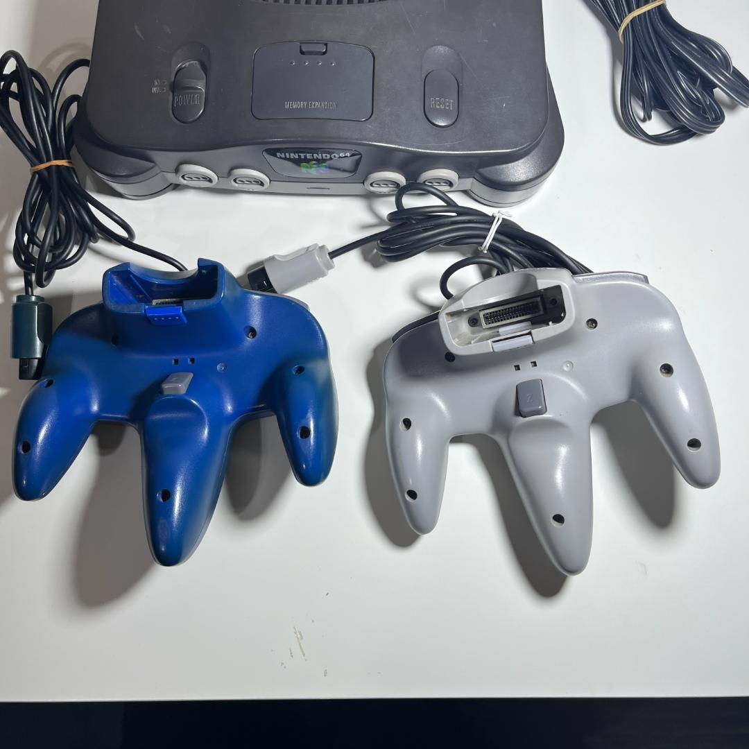 NINTENDO64本体／黒／動作確認済／コントローラ２本／ソフト４本セット