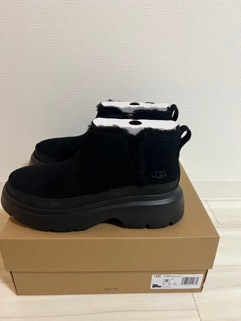 新品UGG Calimuze Ultra Mini 25cm 黒