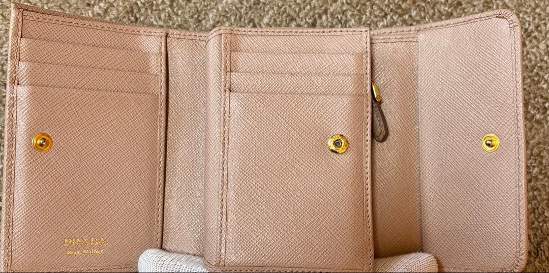 菜*香様 PRADA 三つ折り財布 サフィアーノ ベージュカラー 1MH025