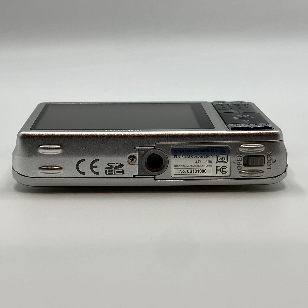 FINEPIX Z70 シルバー SDカード8GB付
