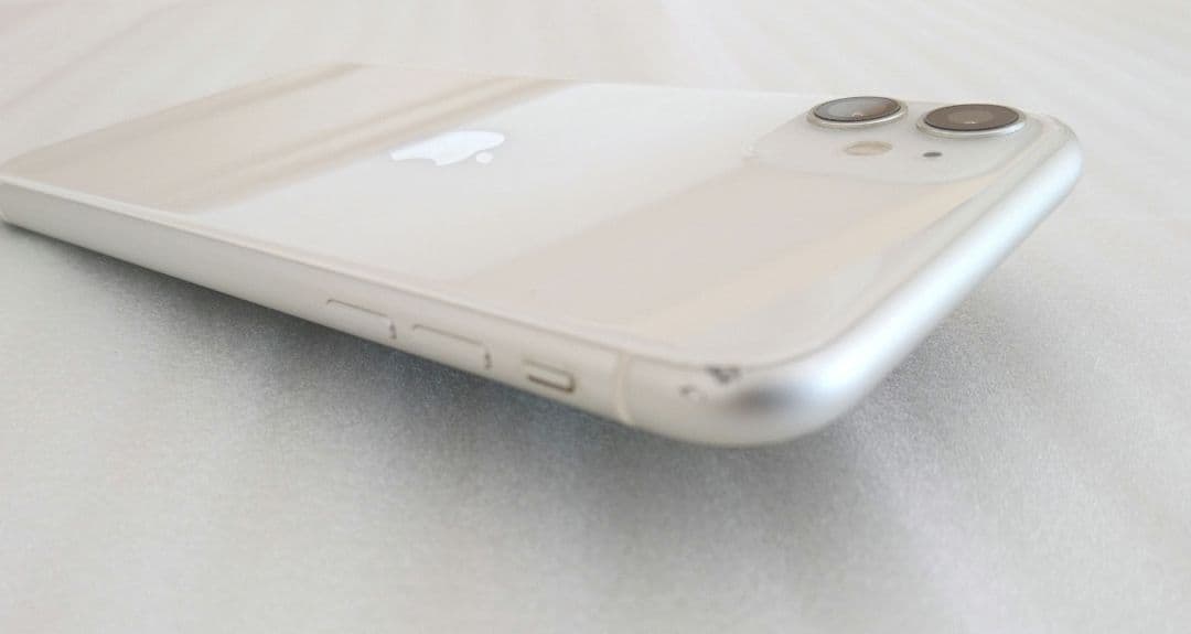 iPhone 11 ホワイト 128 GB SIMフリー