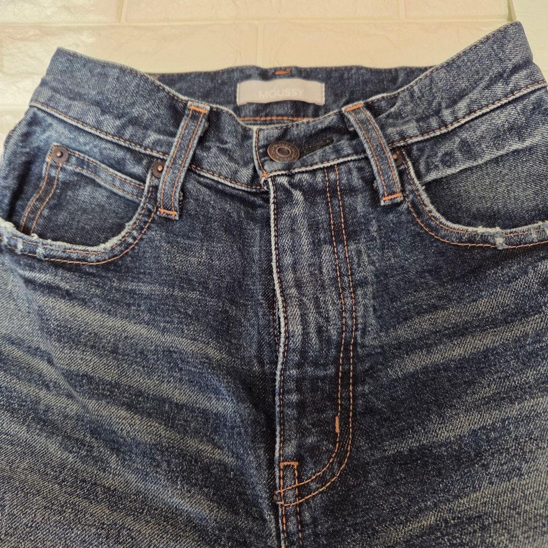 極美品　MOUSSY　現行MVS ダークブルー　フレア　ハイウエスト　24
