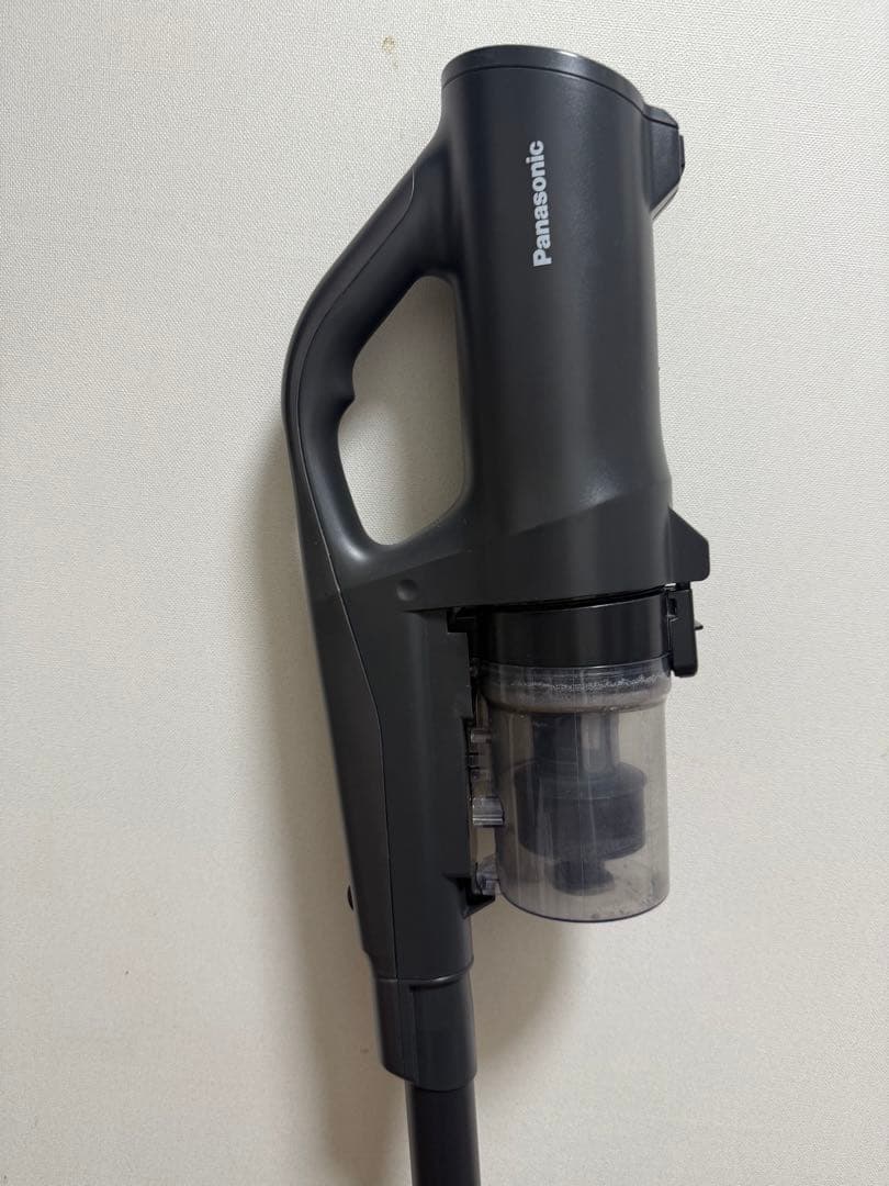 Panasonicスティッククリーナー本体 ブラックMC-SB32j年製2022