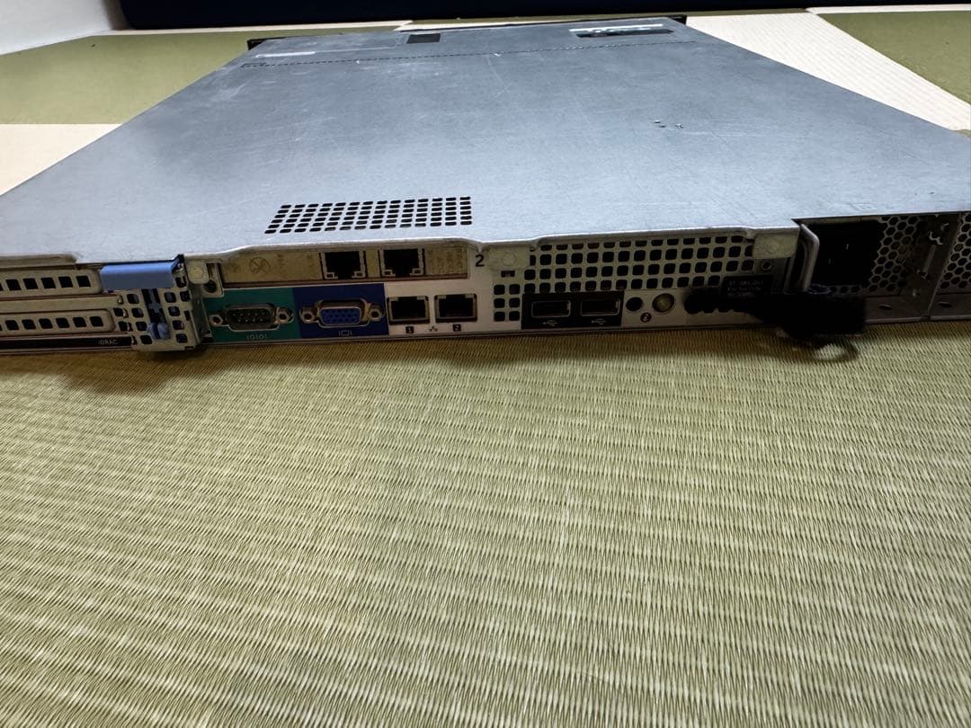 サーバー DELL PowerEdge R320 (Xeon E5-1410 4C4T)