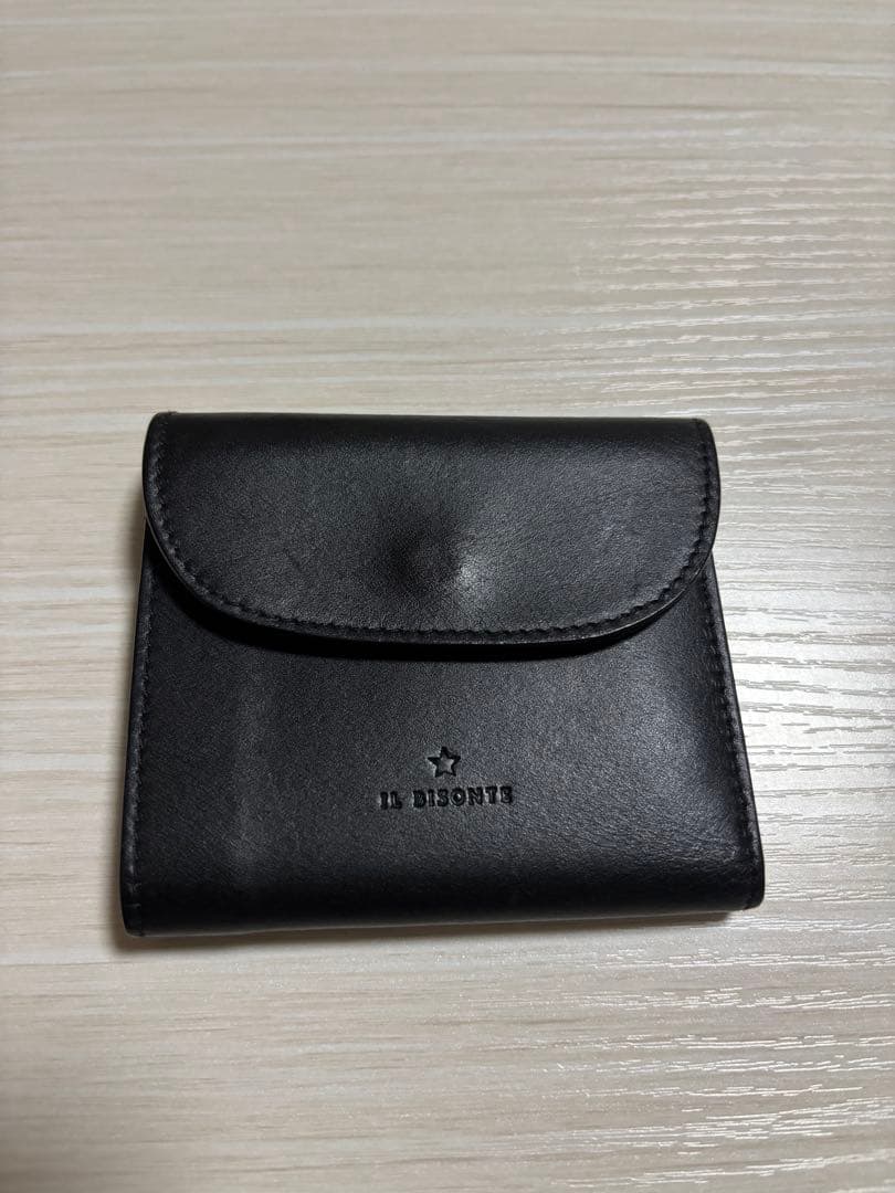 イルビゾンテ ブラックレザー三つ折り財布