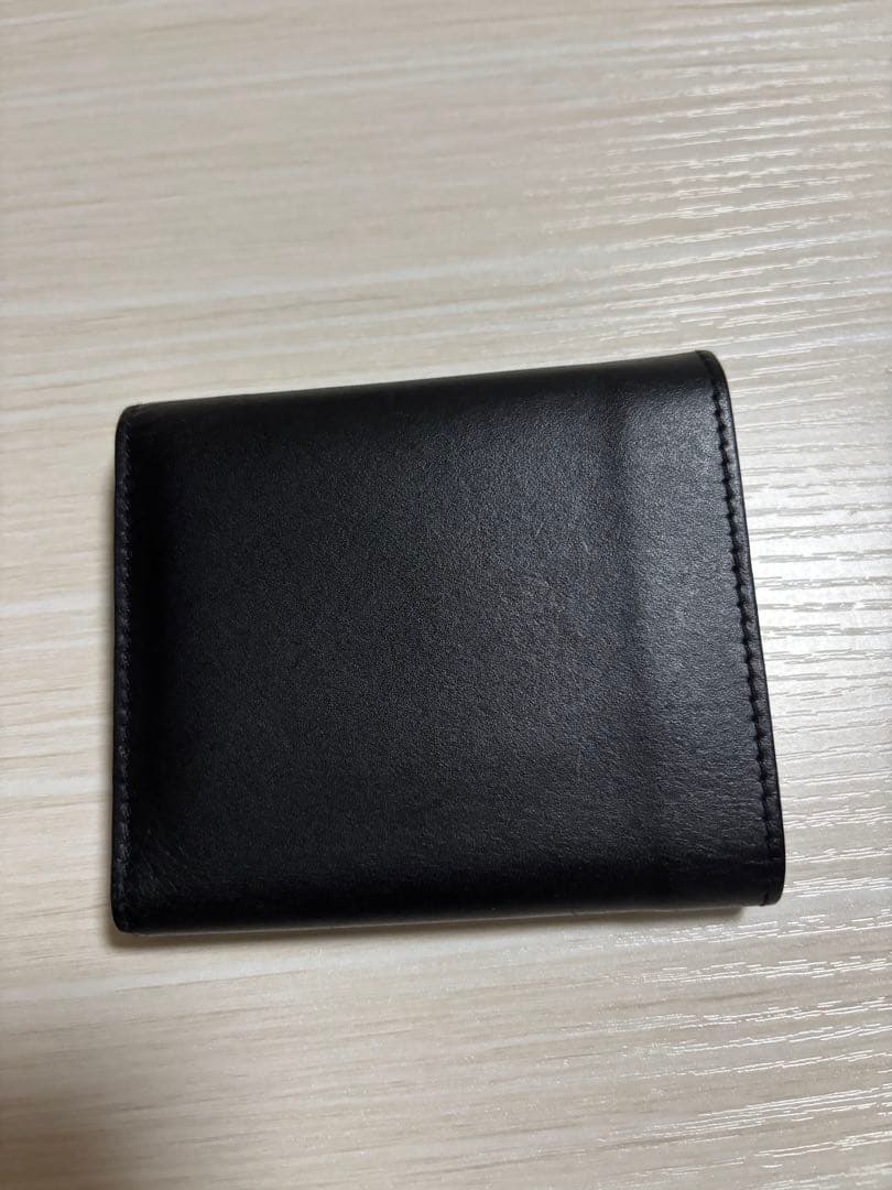 イルビゾンテ ブラックレザー三つ折り財布