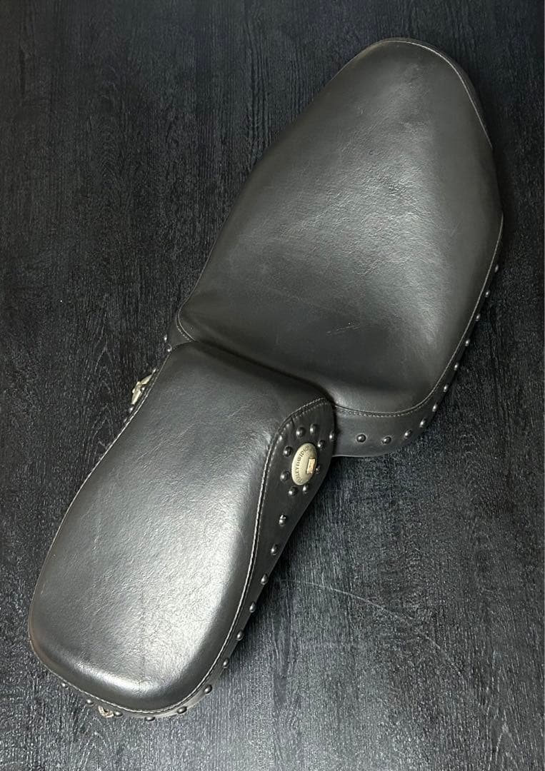 美品　ハーレーダビッドソン　95FXSTSBバッドボーイ純正ノーマルシート　希少