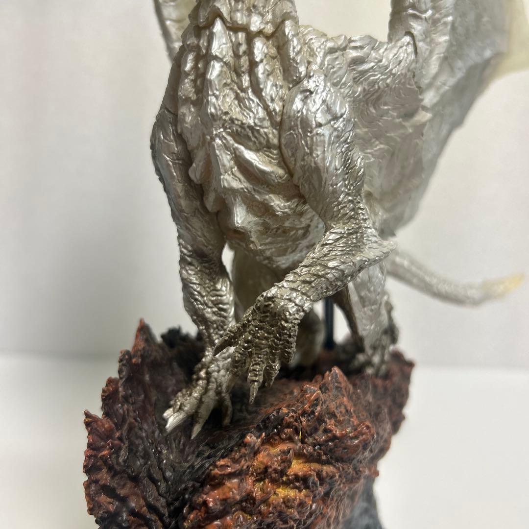 か*ら様 正規品　モンスターハンター　クリエイターズモデル　クシャルダオラ　脱皮