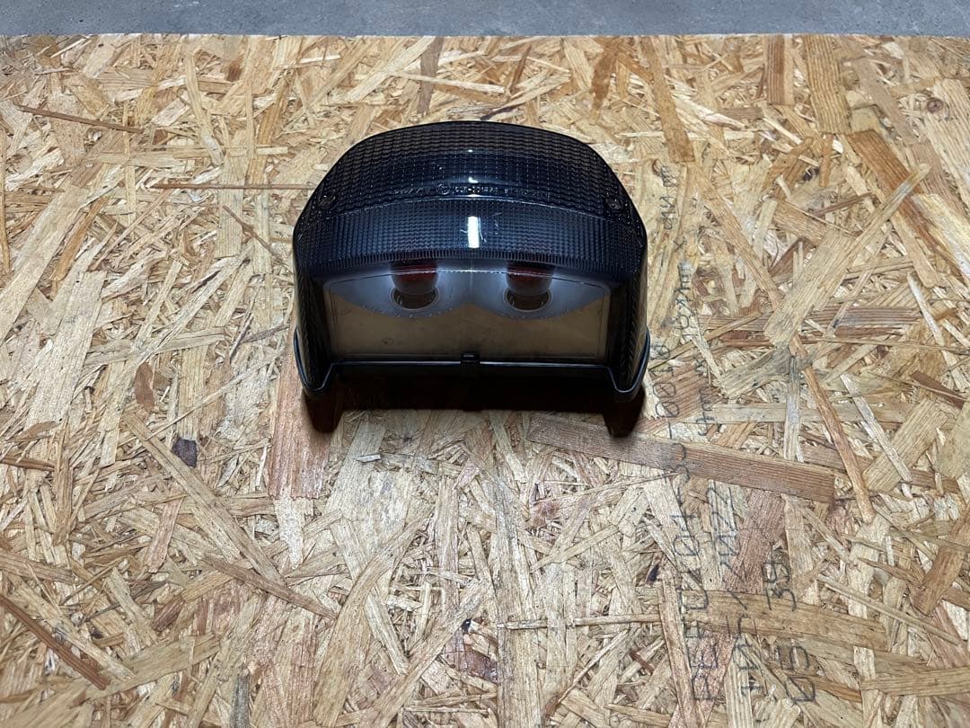 ゼファーχ 純正テールランプ　送料込み