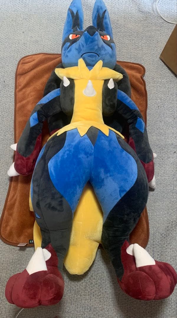 メガルカリオ　ぬいぐるみ　等身大