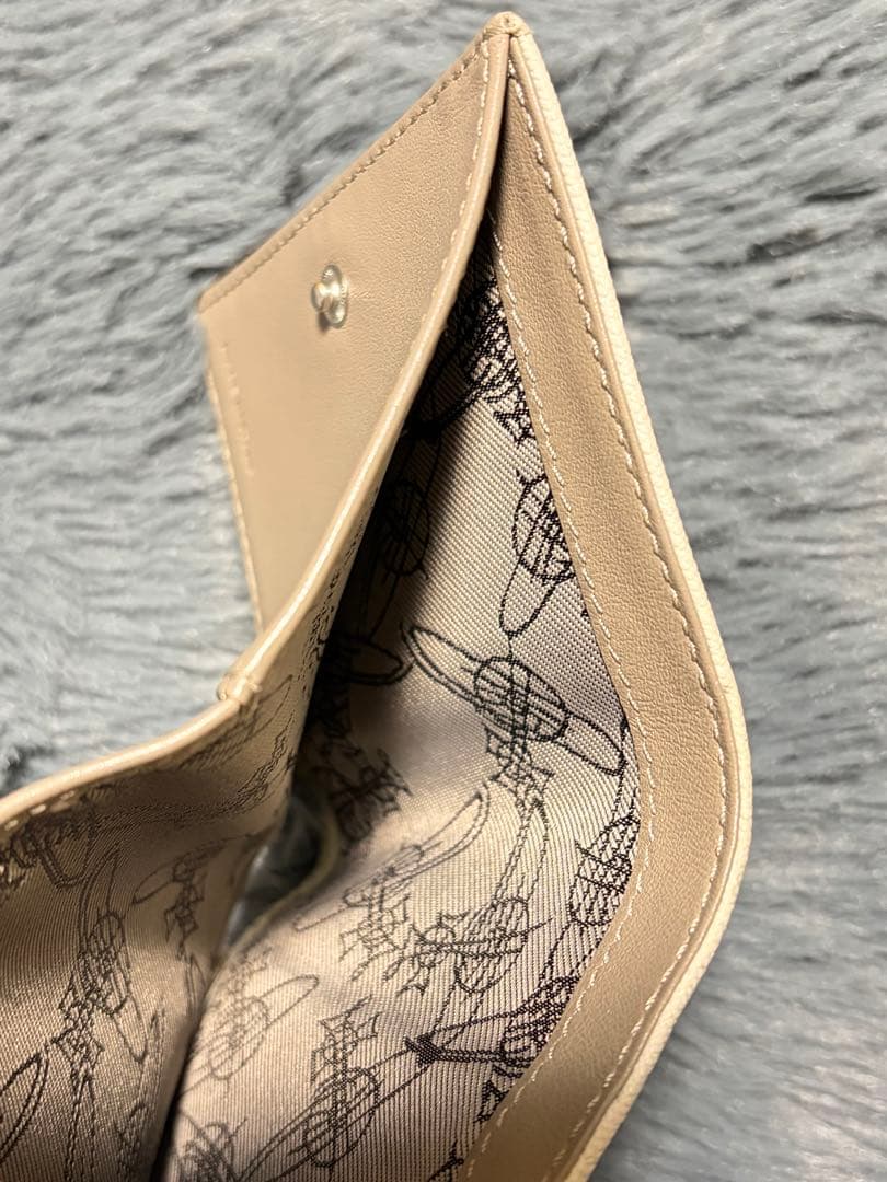 る*ん様 【期間限定セール中☆】Vivienne Westwood 2つ折り財布