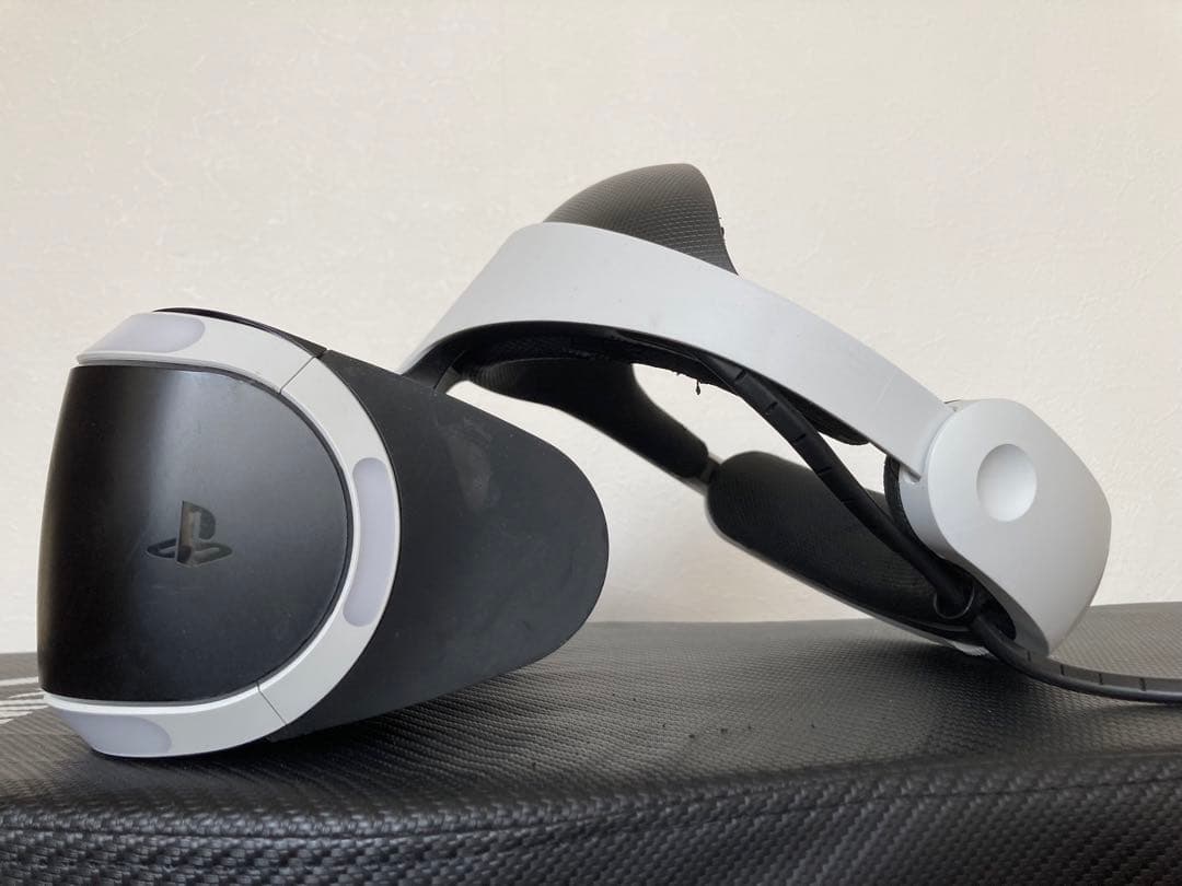 PS4 + PSVR(マウント裏側に剥がれあり)