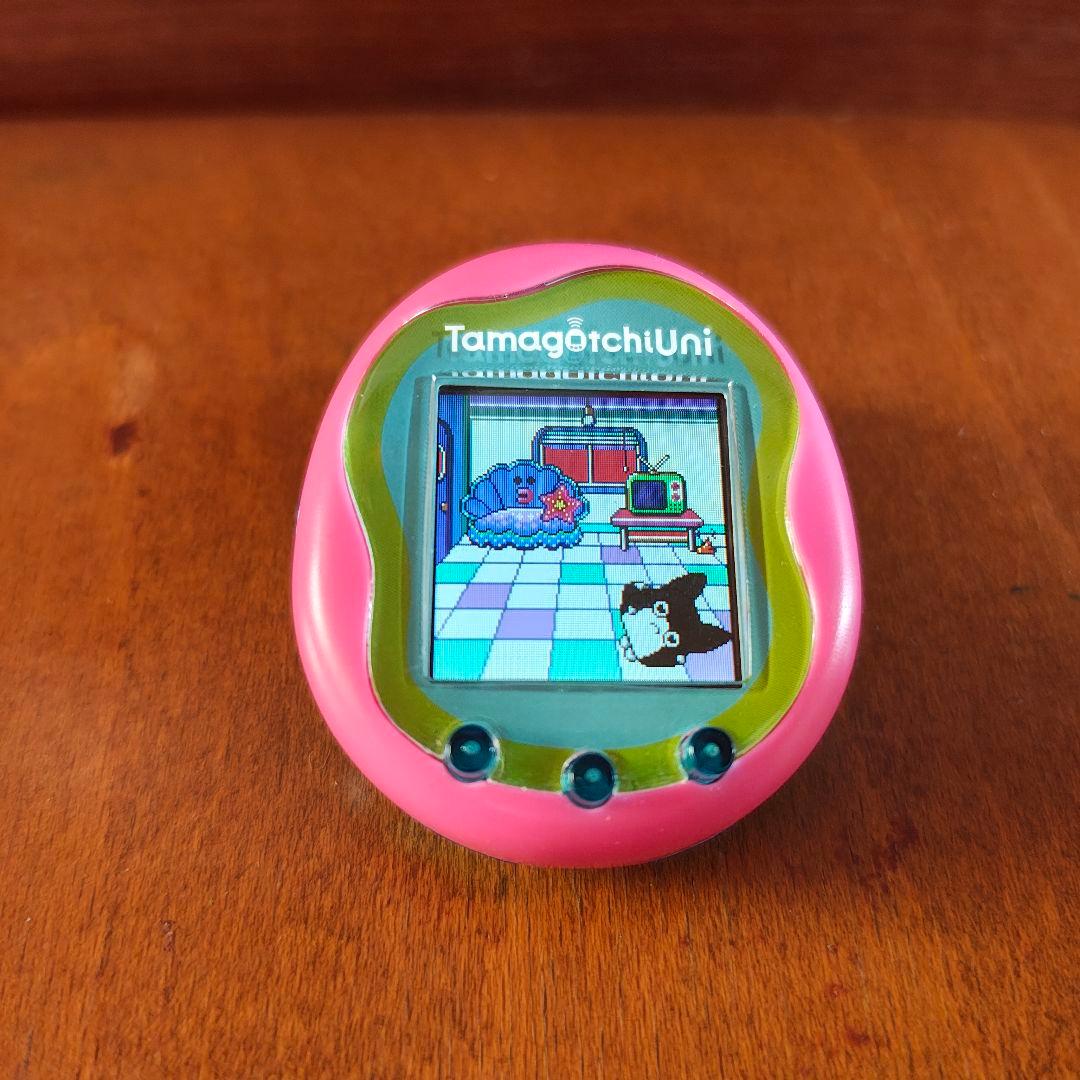 美品 人気 Tamagotchi Uni たまごっちユニ ピンク バンド付き