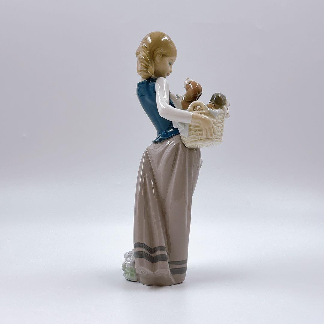 LLADRO リヤドロ お出かけ Girl with Puppies #1311