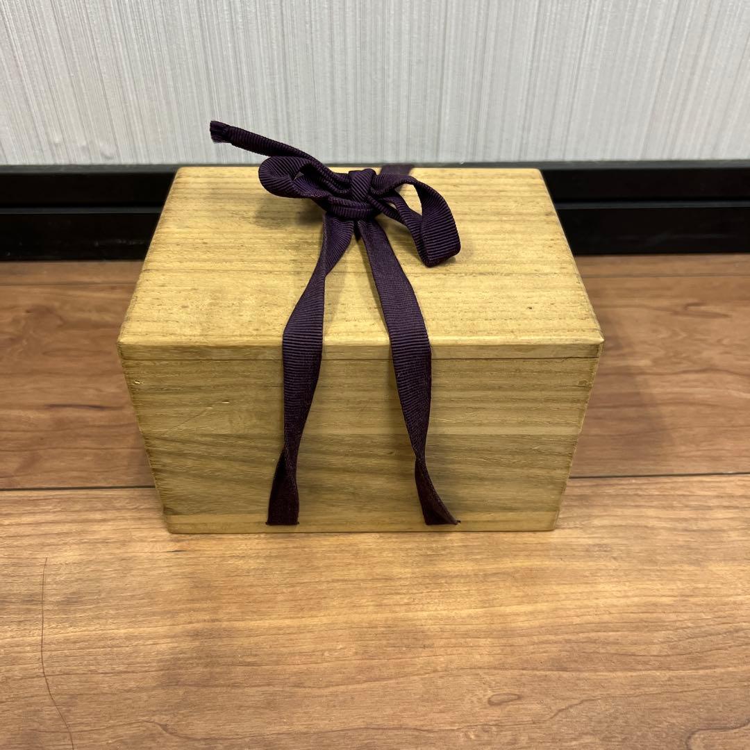 茶色の長方形陶器 蓋付き