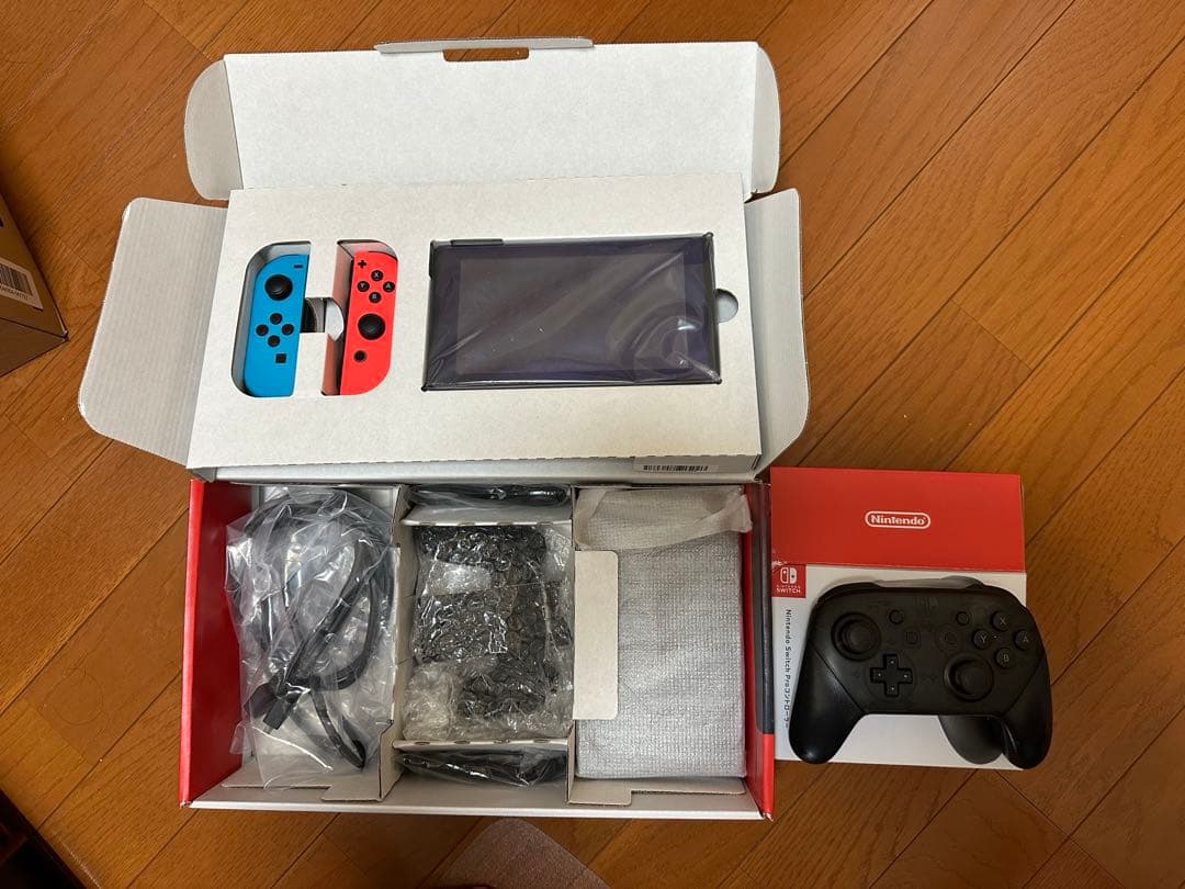 Nintendo Switchネオンブルー・ネオンレッド Proコン/ケース付き
