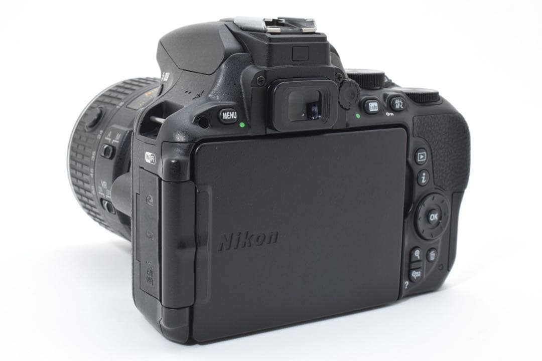 ✨Nikon D5500✨レンズキット カメラバック付 手ぶれ補正 動作良好