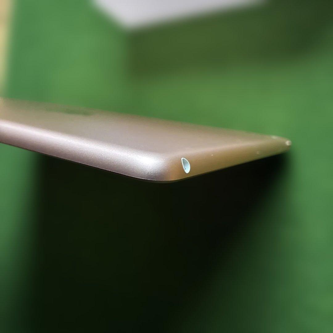 iPad 第6世代 Wi-Fi 32GBゴールド