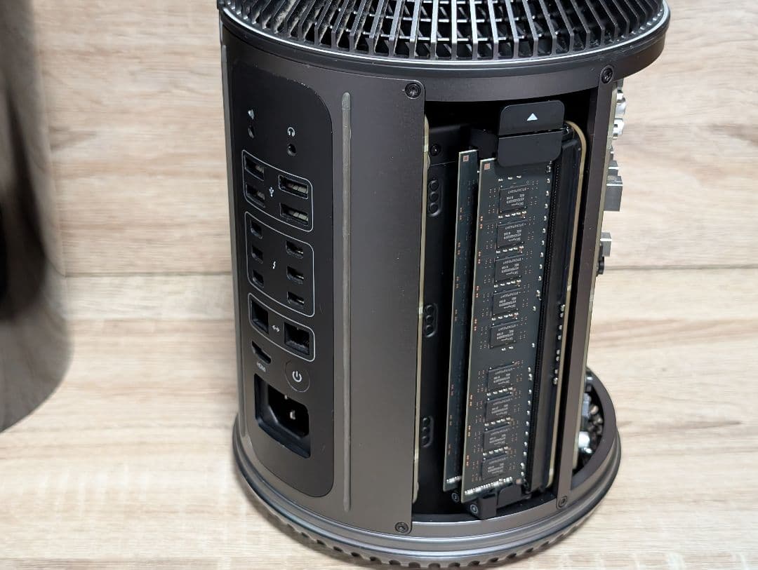 L*2様 Apple Mac Pro Late2013 CTOモデル 12C＆D