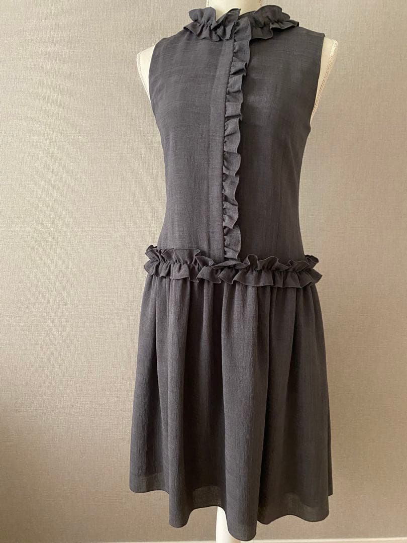 着用数回美品デイジーリンフォクシー　38Dress Frill Lady グレー