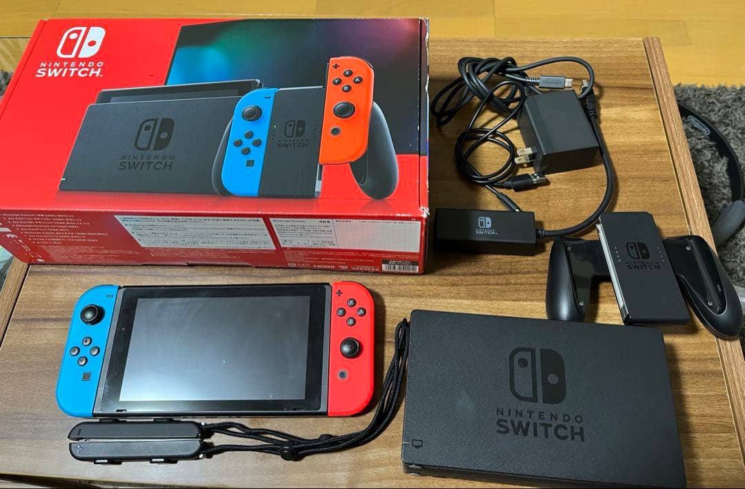 Nintendo Switch 赤と青 ＋Joy-Con のセット