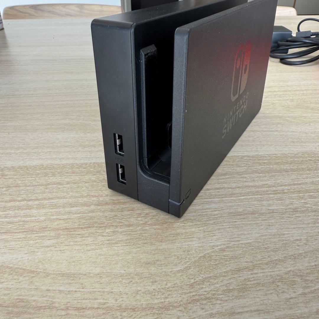 美品　Nintendo Switch 本体 ポーチ付き 箱無し