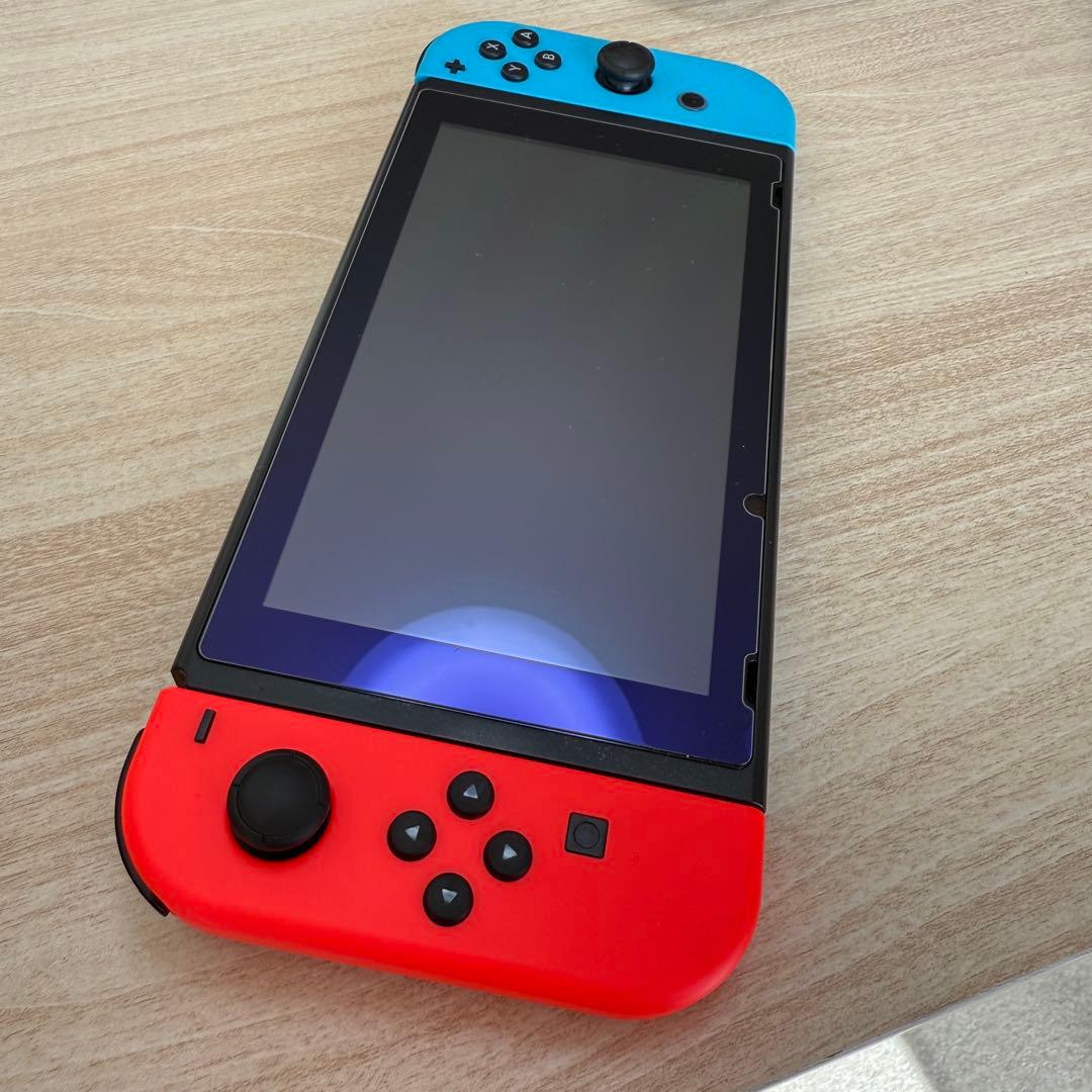 美品　Nintendo Switch 本体 ポーチ付き 箱無し