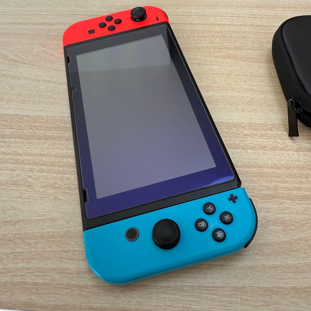 美品　Nintendo Switch 本体 ポーチ付き 箱無し