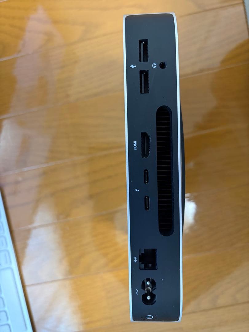 Apple Macデスクトップ 本体とキーボード