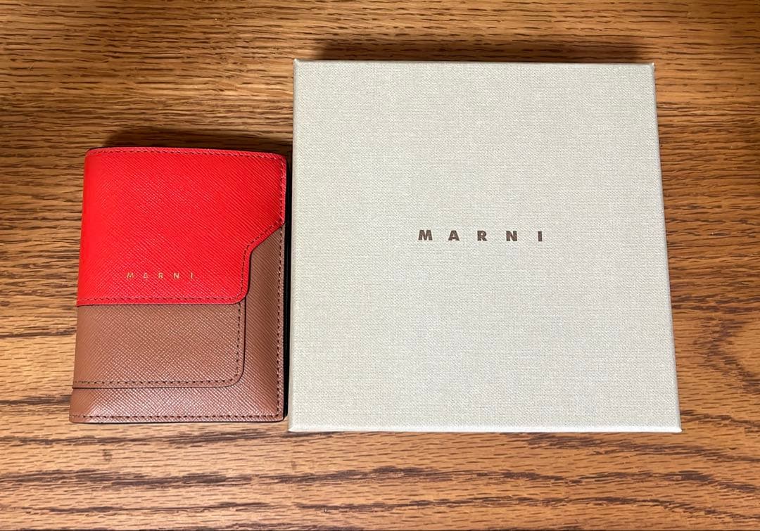 MARNI 二つ折り財布 赤 茶色