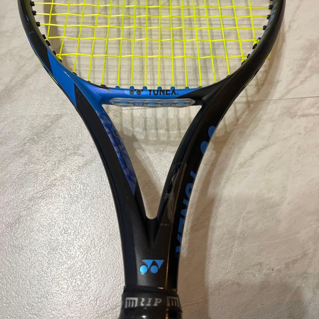 YONEX EZONE イーゾーン100 テニスラケット　2019年 モデル