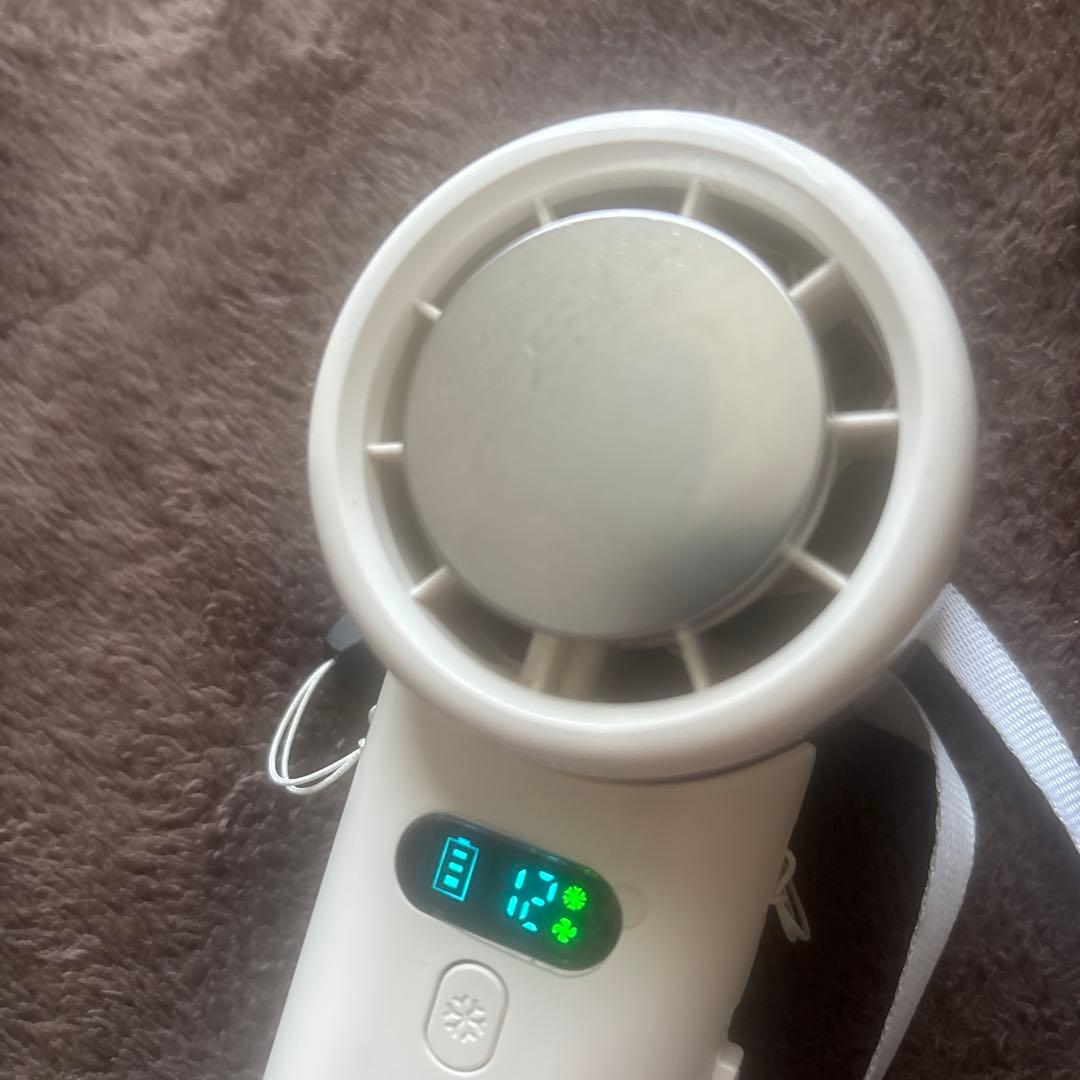 ホワイト ハンディファン 100段階風量設定