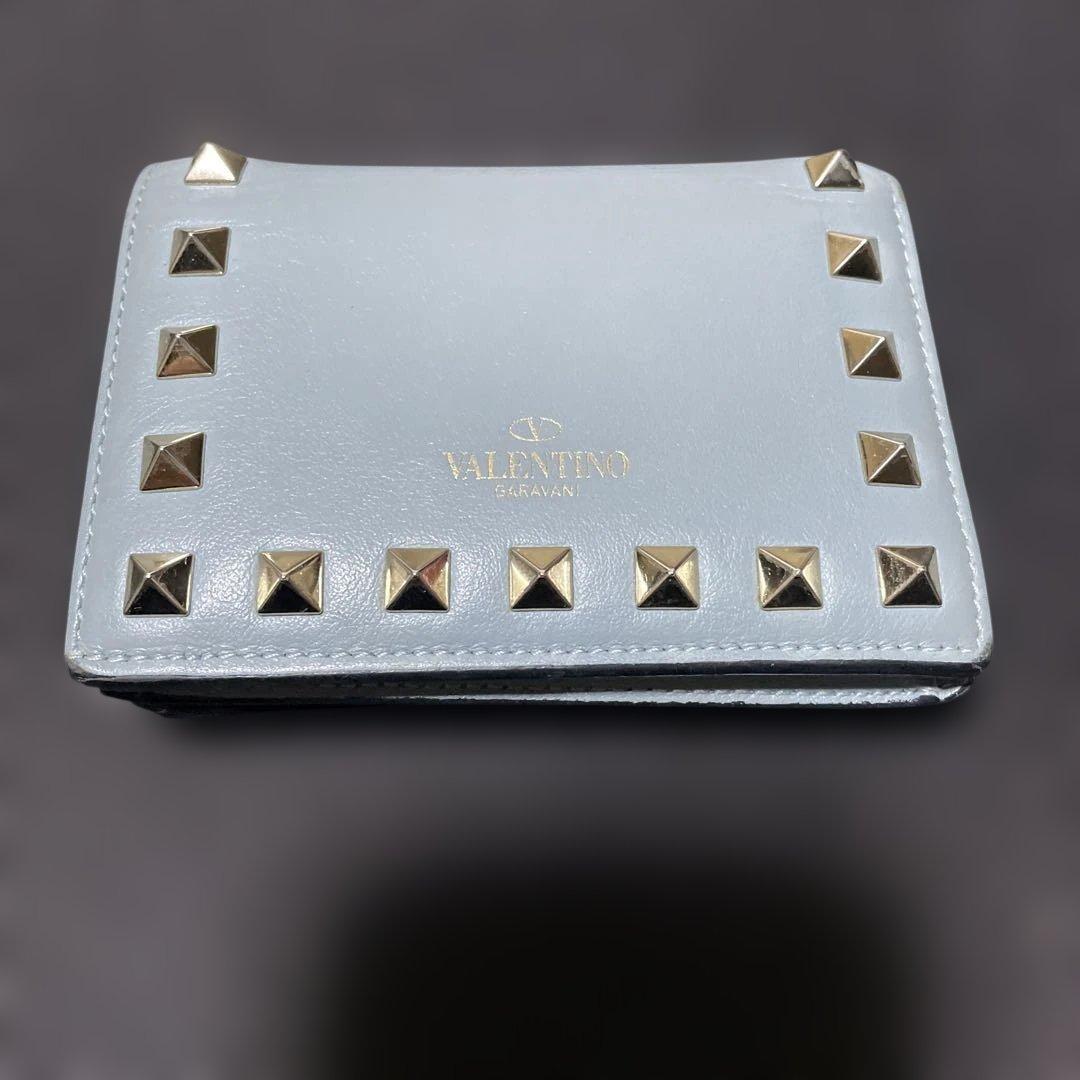 VALENTINO スタッズ 二つ折り財布 ライトブルー 小さめ 使いやすい