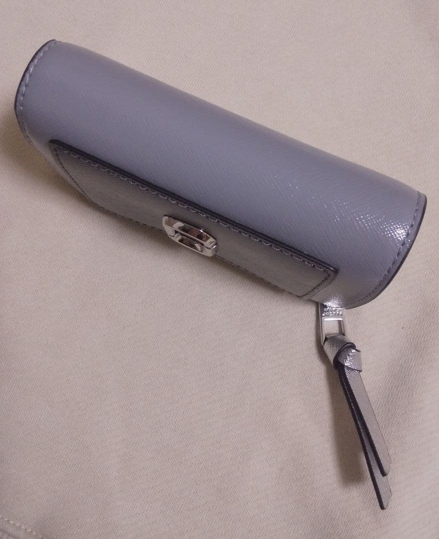 値下げしました！マークジェイコブス Mark Jacobs 二つ折り財布 未使用