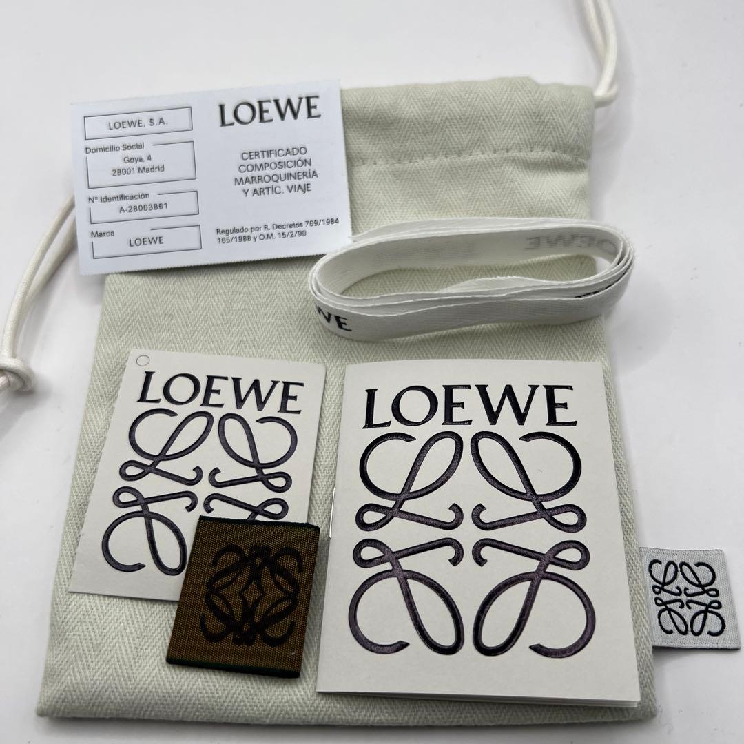 ✨美品✨ロエベ 二つ折り財布　パーティカルウォレット　アナグラム　スナップボタン