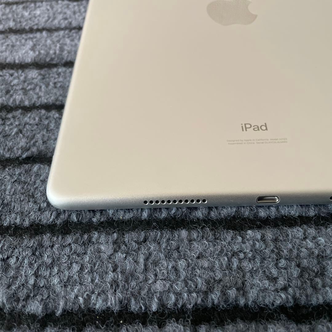 41 iPad Air3 64GB SIMフリーモデル シルバー