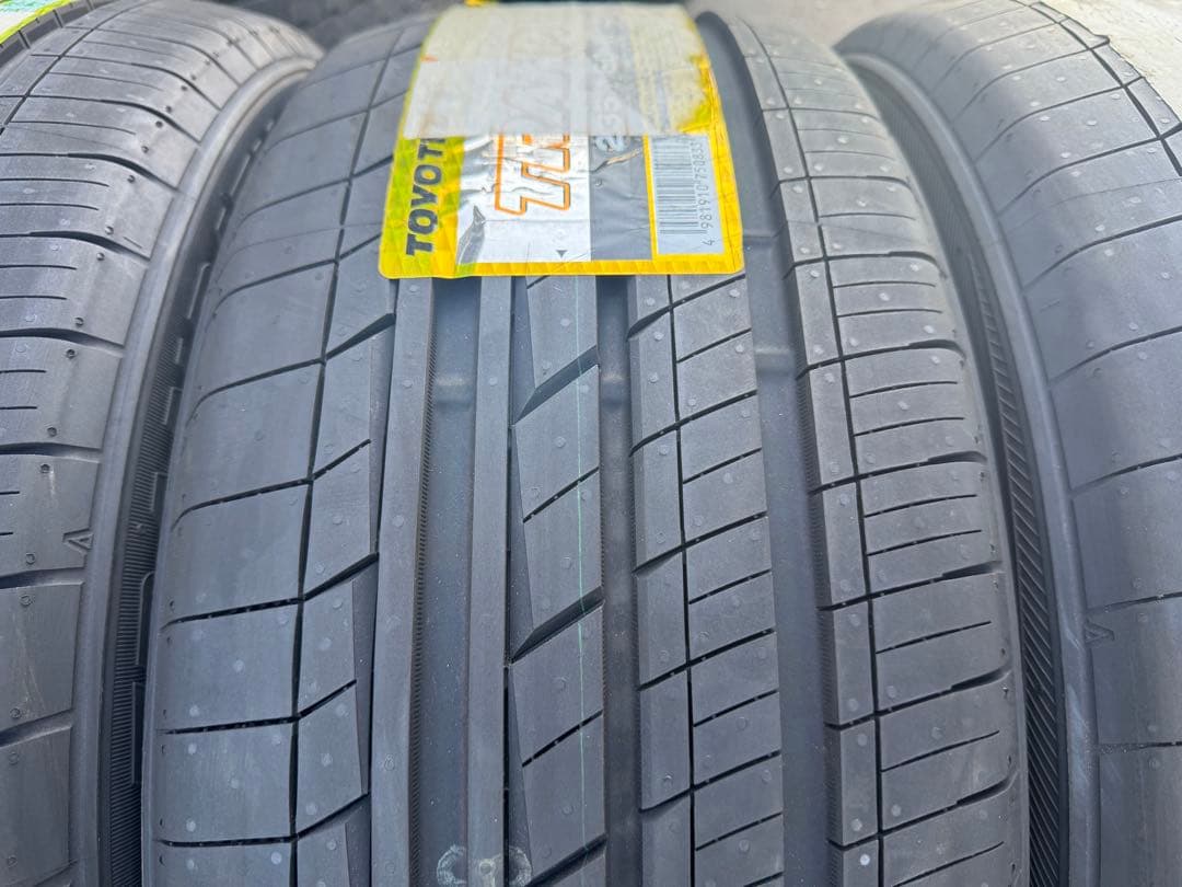 新品 235/50R18 TOYO アルファード ヴェルファイア （A0388)