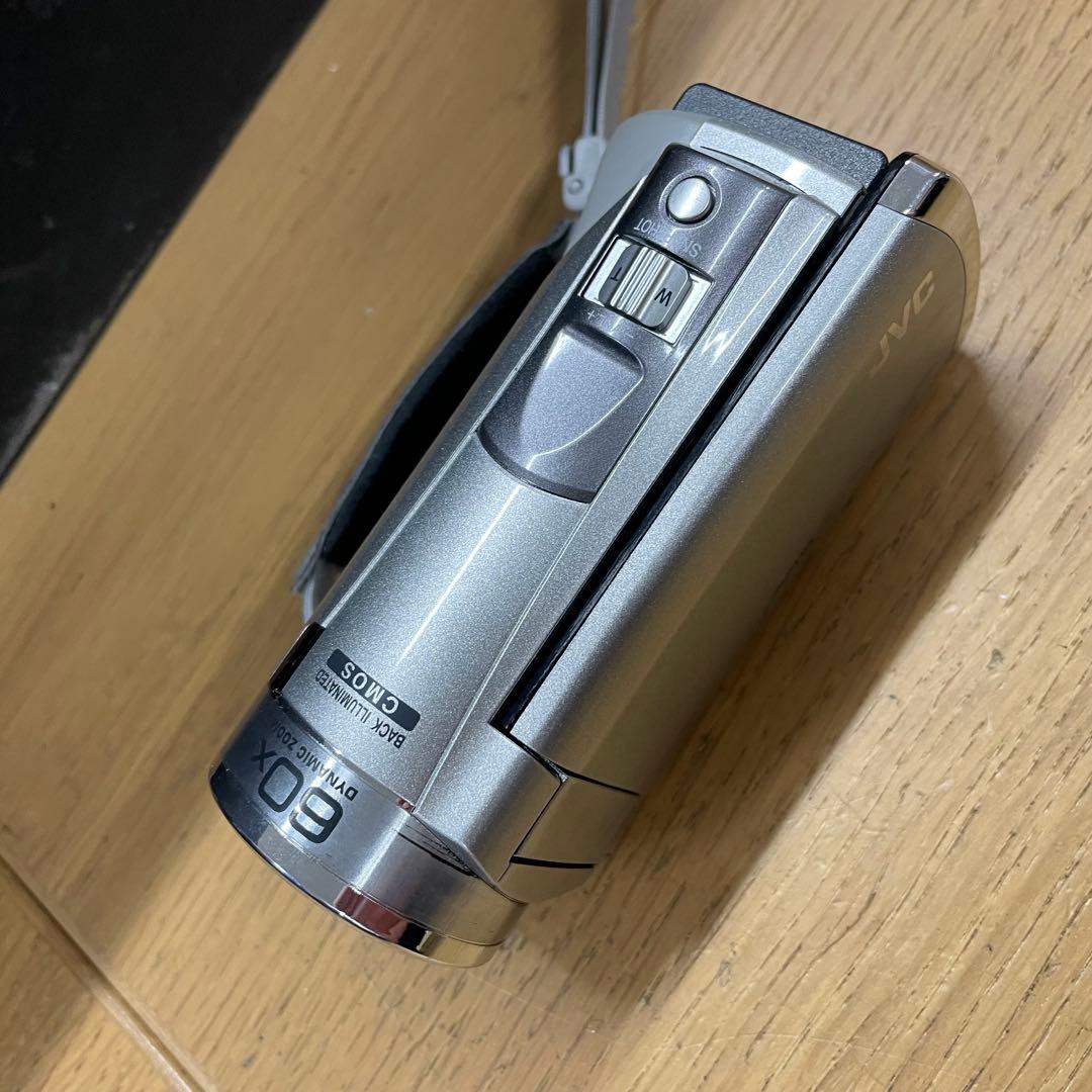 動作品 JVC GZ-E750 シルバー ハンディカム ビデオカメラ