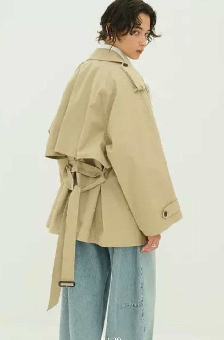 未使用　CLANE　OVER SHORT TRENCH COAT　２
