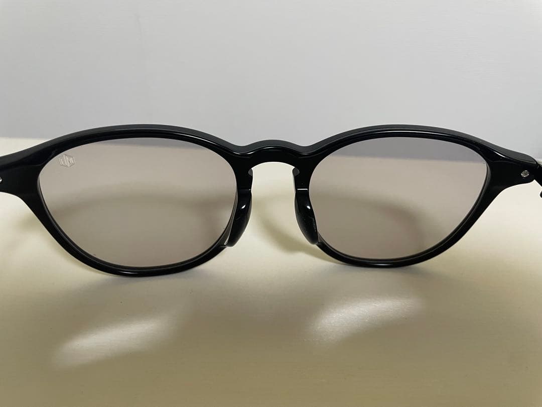 小物 MAVE HAWK BLACK FRAME SUNGLASSES