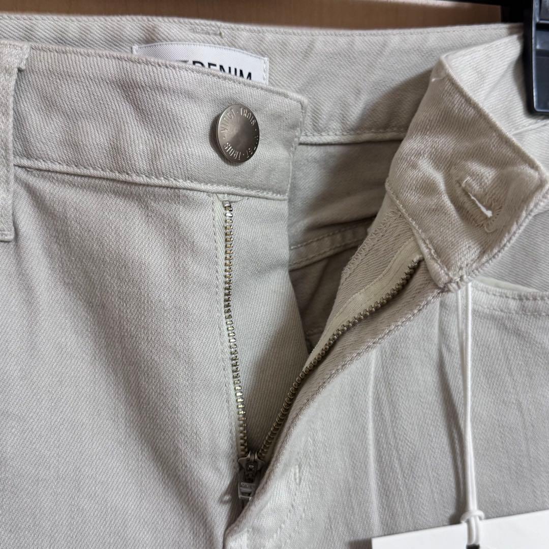 23区DENIMデニムパンツ 44 アイボリー、生成り 色番号002タグ付き新品